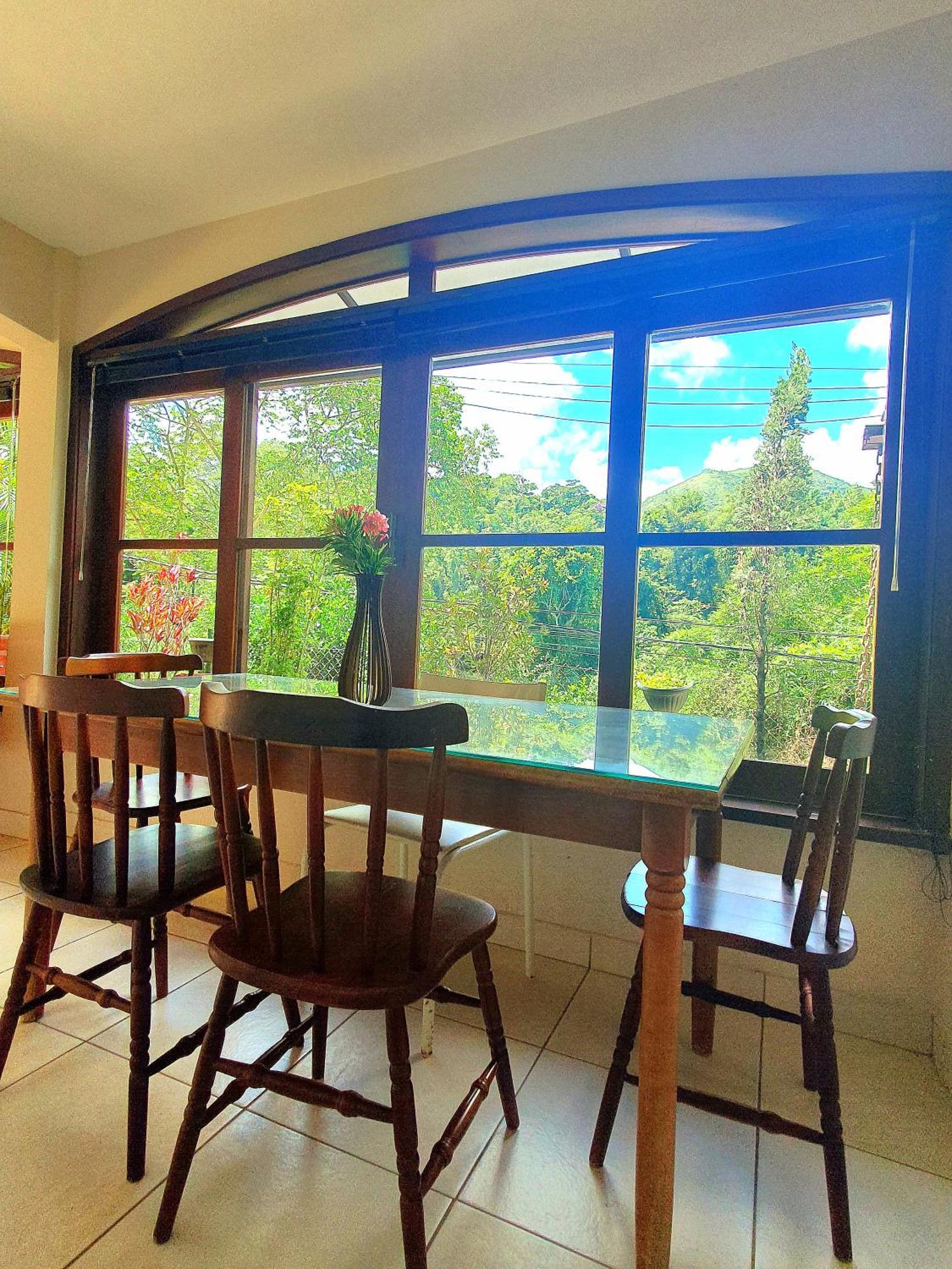Aconchego De Itaipava - Casa De 3 Quartos, Equipada, Area Kids, Jacuzzi, Pet Friendly, Churrasqueira, Em Meio A Natureza E Proximo Ao Centro Do Bairro Petrópolis Eksteriør bilde